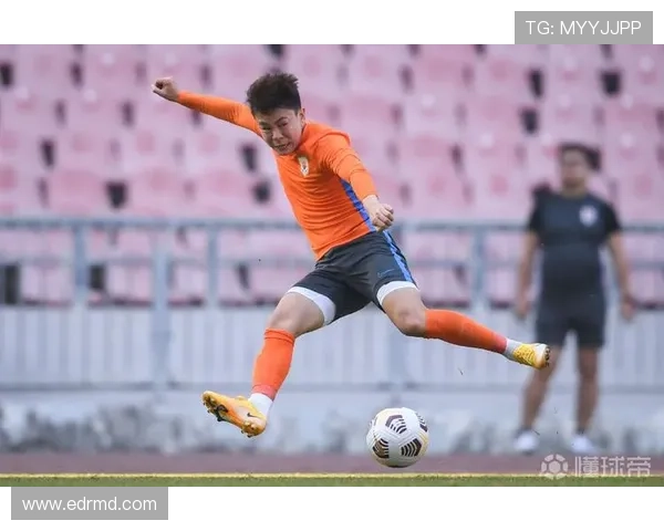 邝兆镭加盟青岛海牛27号球衣