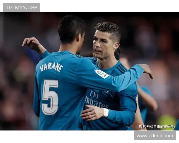 费迪南德社媒告别瓦拉内:你有着很棒的职业生涯,祝贺你 费迪南德社媒告别瓦拉内:你有着很棒的职业生涯,祝贺你